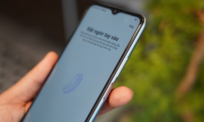 Cảm biến vân tay được đặt tại nút nguồn trên cạnh bên, tốc độ nhận diện chỉ 0,22s giúp người dùng nhanh chóng mở máy chỉ sau 1 chạm