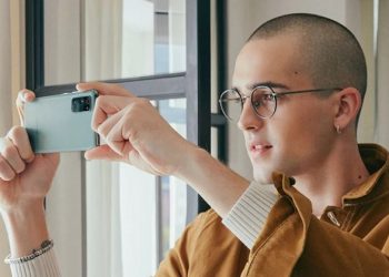 Samsung Galaxy S20 FE có đáng mua không