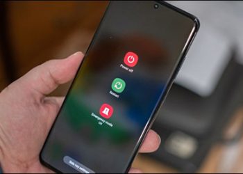 Nhấn giữ nút nguồn cho đến khi màn hình hiện thông báo khởi động lại máy
