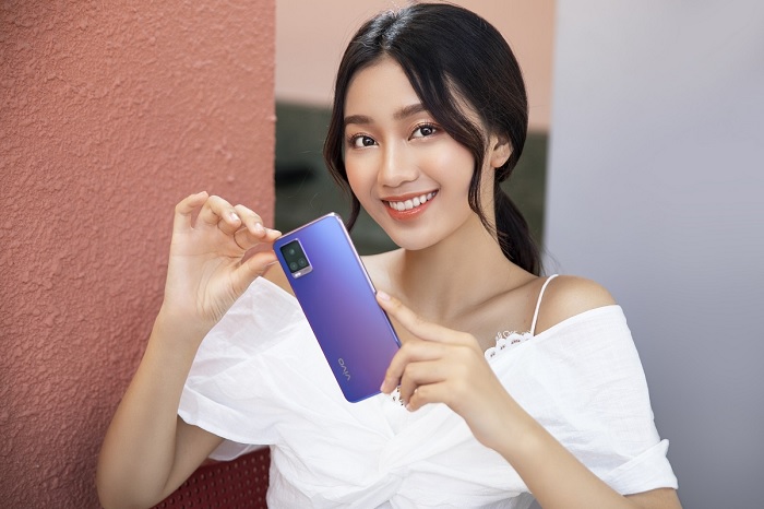 Khi mua điện thoại Vivo V20 tại Viettel Store bạn sẽ được nhận rất nhiều những ưu đãi hấp dẫn mà còn được hưởng nhiều dịch vụ khác