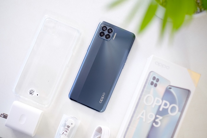 Thiết kế đẹp và sang trọng là lý do nên mua OPPO A93 đầu tiên