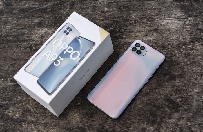 OPPO A93 được thừa hưởng nhiều điểm nổi bật về thiết kế từ "đàn anh" Reno4