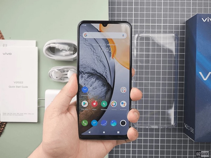 Vivo V20 SE được trang bị camera trước lên đến 32MP, được tích hợp công nghệ AI giúp lấy nét thông minh và cho ra những bức ảnh đẹp
