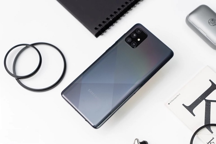 Thiết kế Samsung Galaxy A71 mỏng nhẹ hơn một chút so với S20 FE