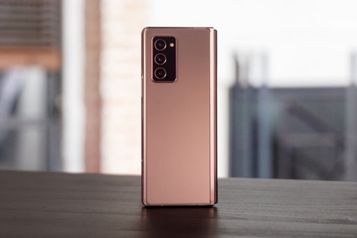 Galaxy Z Fold 2 thậm chí còn mang đến sự khác biệt bằng phiên bản 5G