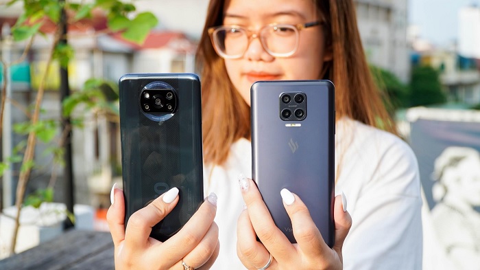 Mặt sau của Vsmart Aris và Poco X3