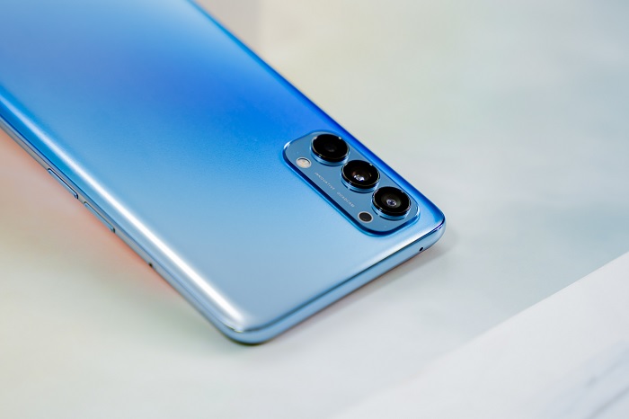 Thông số camera của cả hai không quá nhiều khác biệt khi so sánh OPPO A93 và Reno4 (trong ảnh)