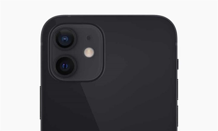 Cận cảnh camera sau của iPhone 12