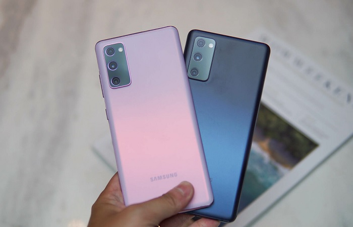 Nằm trong series Galaxy S20, Galaxy S20 FE được trình làng với những tính năng cao cấp rút gọn cùng mức giá vừa túi tiền hơn