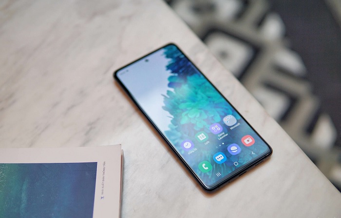 Viên pin 4.500mAh cùng công nghệ sạc nhanh đảm bao cho người dùng trải nghiệm liên tục