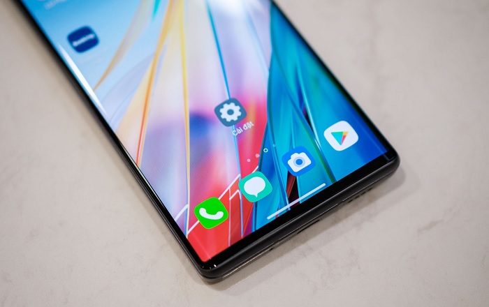 Cạnh dưới của LG Wing