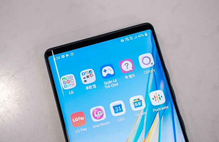 Cạnh trên của máy