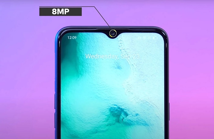 Camera trước 8MP được đặt trong notch hình giọt nước