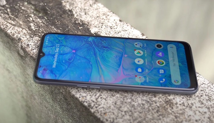 Realme Narzo 20A được bán với giá khoảng 2,6 triệu đồng với bản RAM 3GB/ROM 32GB và khoảng 3 triệu đồng với RAM 4GB/ROM 64GB