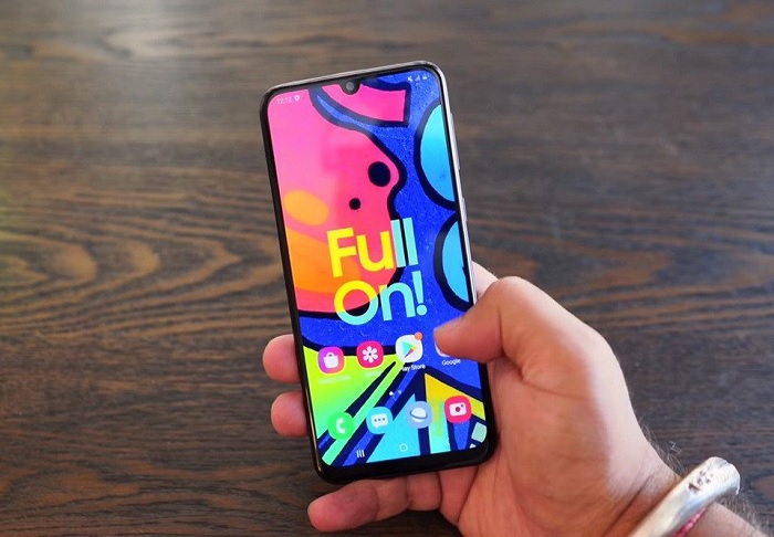 Trên tay Samsung Galaxy F41 vừa ra mắt tại Ấn Độ