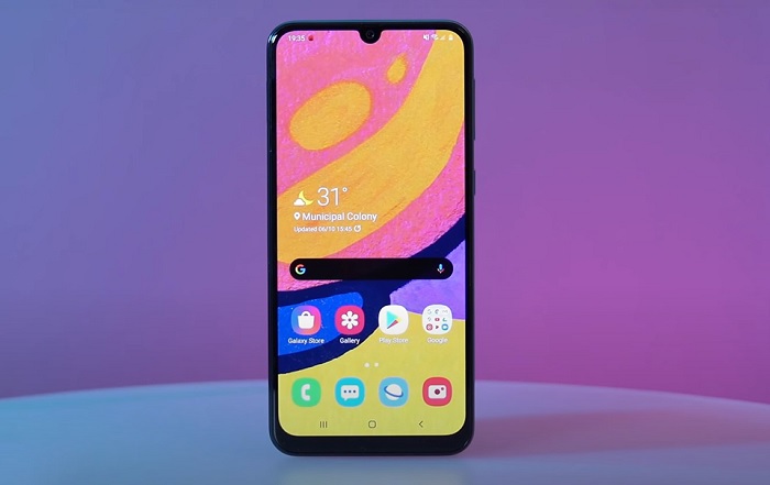 Màn hình Super AMOLED kích thước 6.4 inch