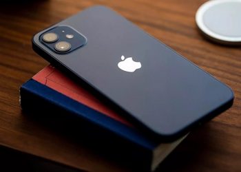 Trên tay iPhone 12