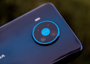 trên tay Nokia 8.3