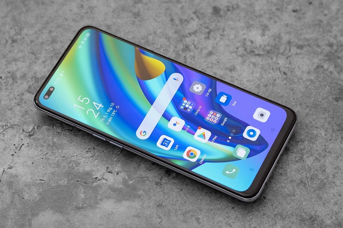 OPPO A93 sở hữu màn hình đục lỗ hình viên thuốc chứa camera selfie kép