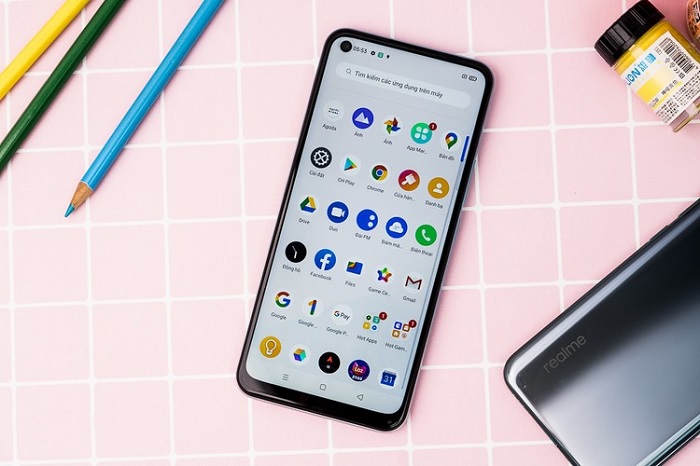 Màn hình Realme 7i kích thước 6.5 inch, tốc độ làm mới 90Hz