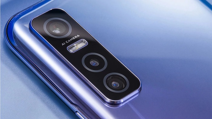 Cận cảnh cụm camera sau với 3 cảm biến sử dụng công nghệ AI