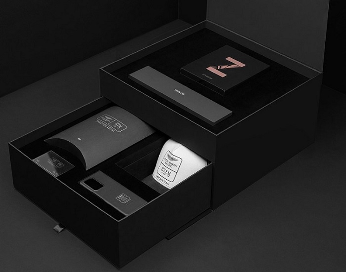 Hộp đựng Galaxy Z Fold 2 Aston Martin