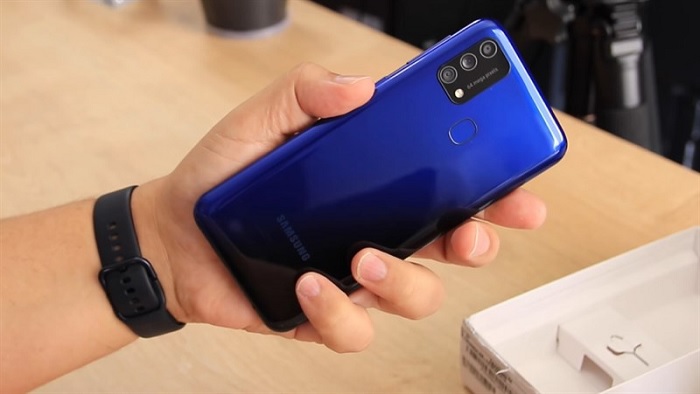Mặt sau của Galaxy M21s