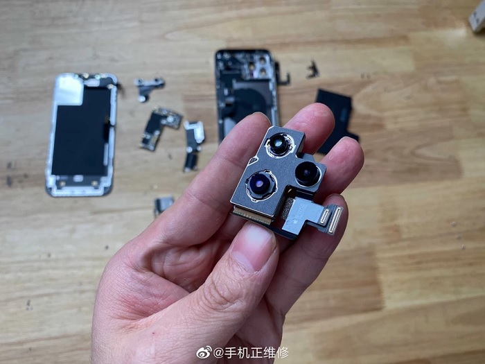Cụm 3 camera sau của máy