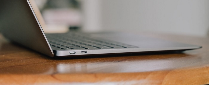 MacBook Air M1 vẫn có hai cổng USB-C ở cạnh
