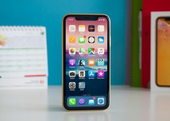 Có nên mua iPhone XR khi iPhone 12 series chuẩn bị lên kệ không?