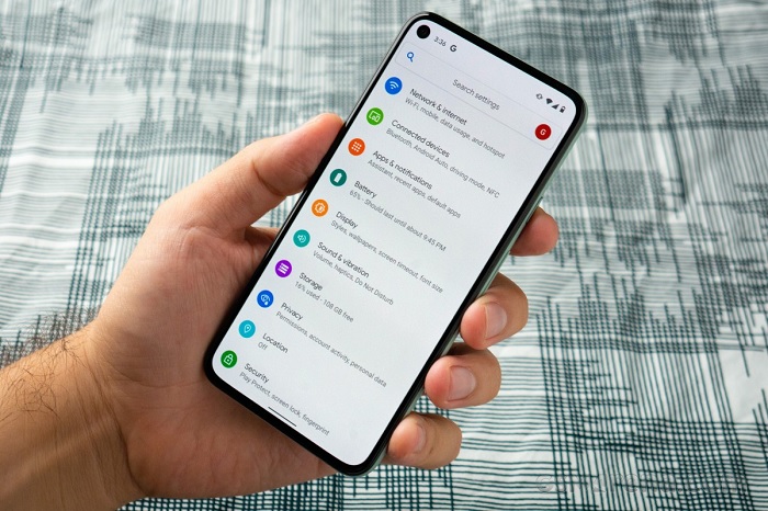 Thiết kế là điểm giúp những đánh giá Google Pixel 5 cao hơn smartphone thế hệ trước của Google