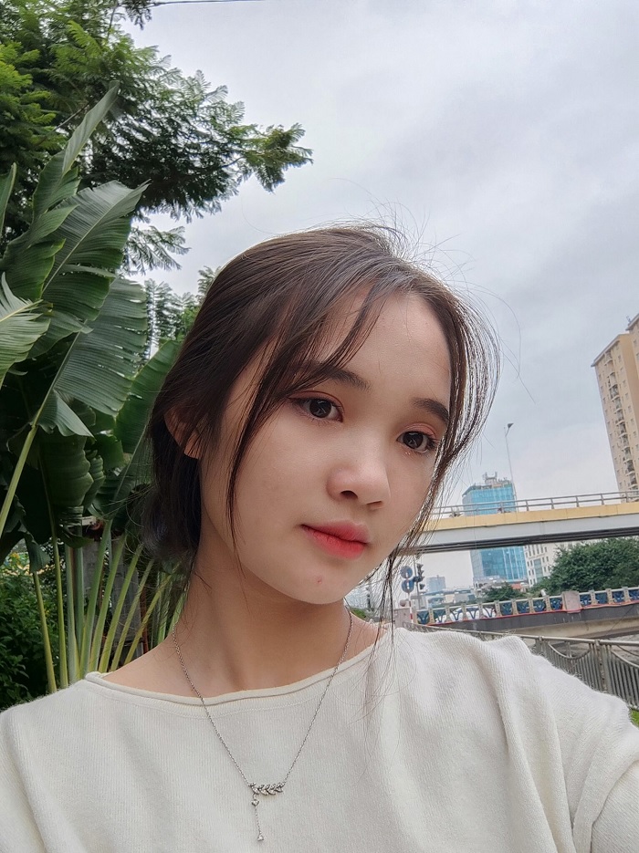 Ảnh chụp từ camera selfie chưa xóa phông