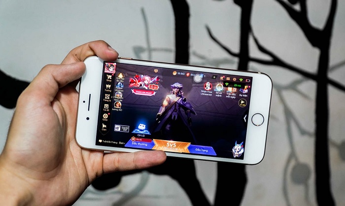 Hiệu năng của iPhone 8 Plus thay đổi như thế nào khi lên iOS 14.2