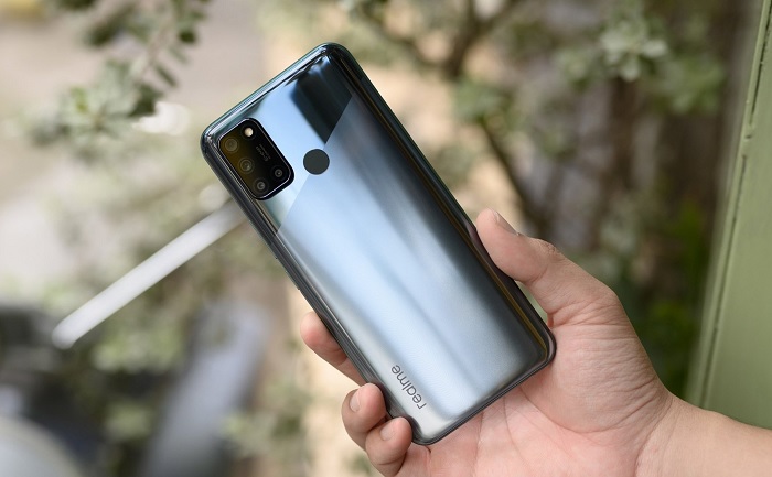 Realme 7i được trang bị cụm 4 camera hình chữ nhất theo đúng xu hướng hiện nay