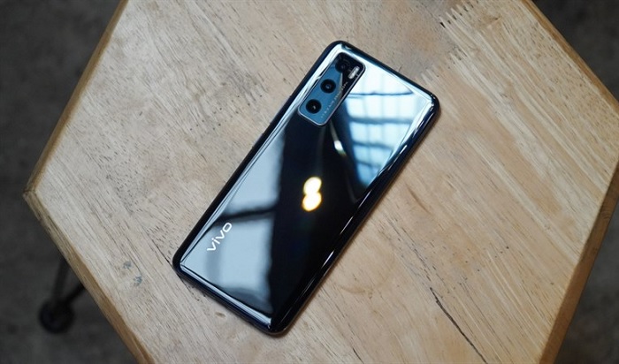 Mặt lưng bóng bảy và sang trọng