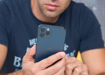 Đánh giá thời lượng pin iPhone 12 Pro