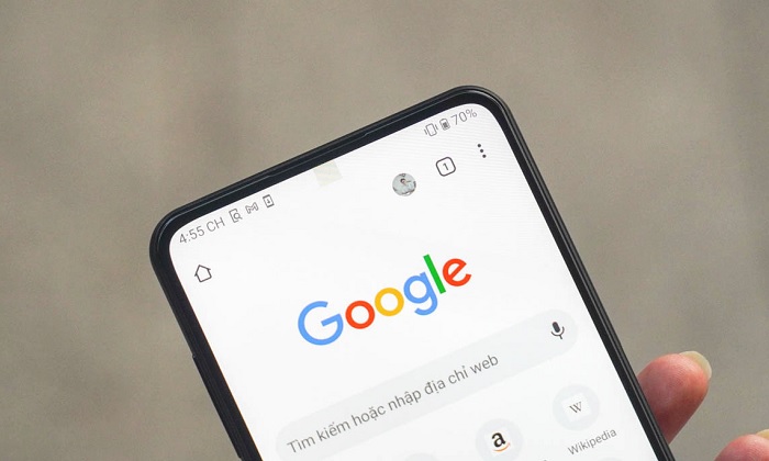 Camera selfie ẩn “nhấp nhô” khi sử dụng ứng dụng nền sáng