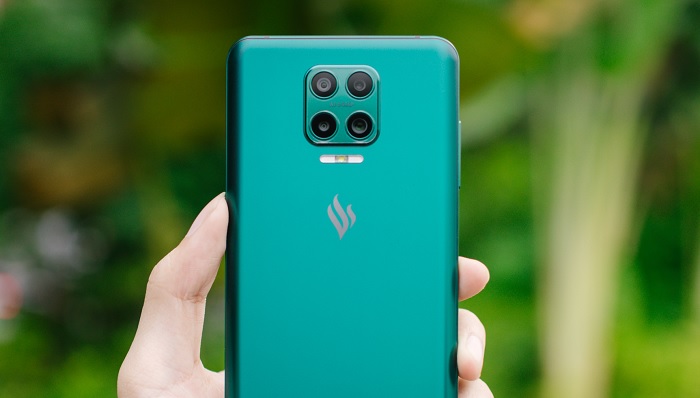 Máy sở hữu 4 camera sau