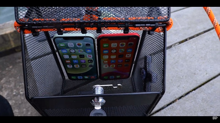 iPhone 12 và iPhone 11 trong thử nghiệm về khả năng chống thấm nước