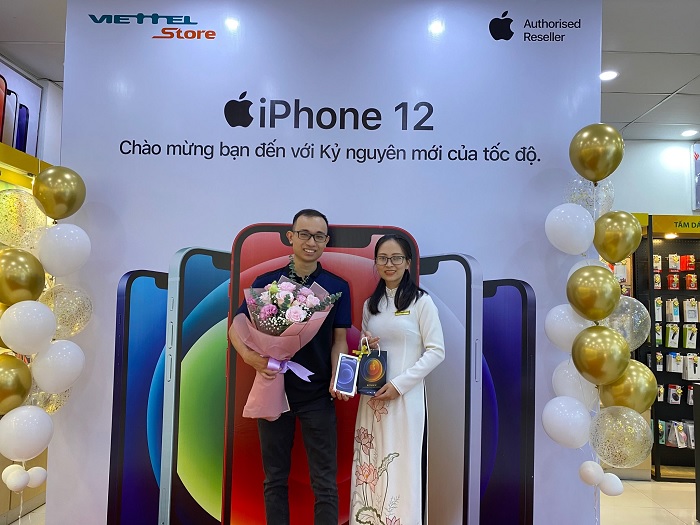 Mở bán iPhone 12