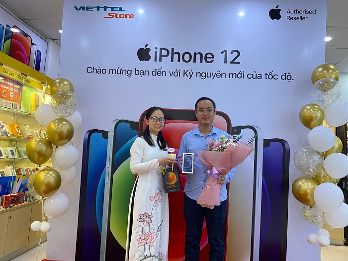 Mở bán iPhone 12