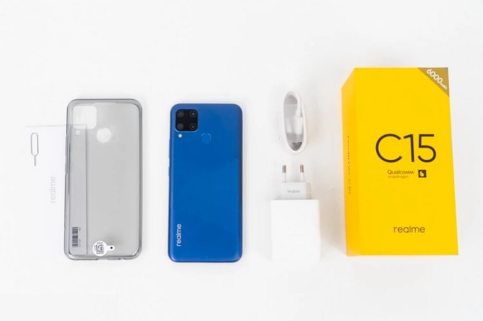Mở hộp Realme C15, chúng ta sẽ thấy ngoài smartphone, sản phẩm còn đi kèm, sạc, cáp sạc, ốp lưng trong suốt và que chọc SIM