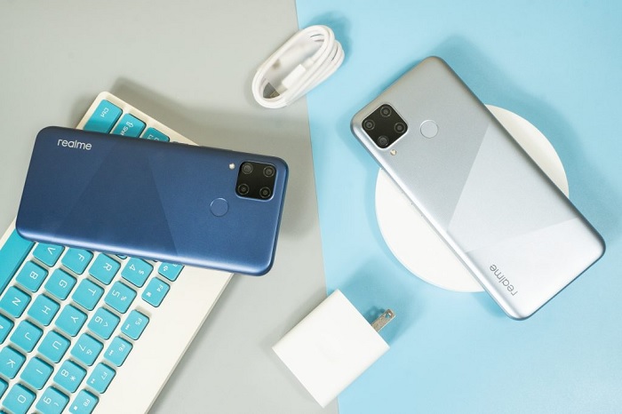 Realme C15 có hai tùy chọn màu sắc tinh tế là ánh Bạc hải âu và Xanh hải dương