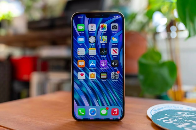 iPhone 12 Pro Max có kích thước lớn hơn