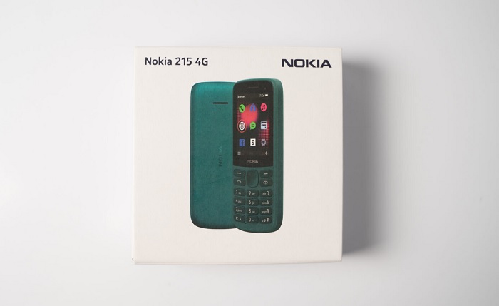 Nokia 215 4G cổ điển kết hợp với mạng 4G hiện đại