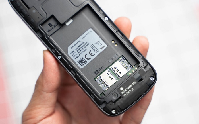 Nokia 215 4G hỗ trợ người dùng sử dụng 2 SIM cùng lúc