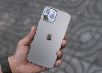 Trên tay iPhone 12 Pro Max