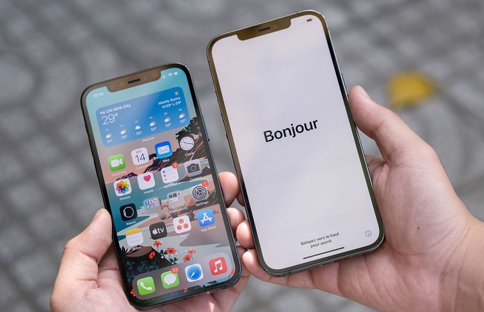 iPhone 12 Pro Max bên phải