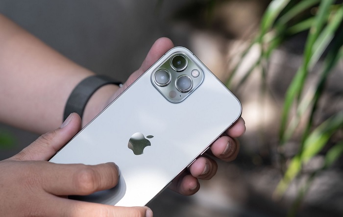 Diện mạo mới góc cạnh của iPhone 12 Pro Max