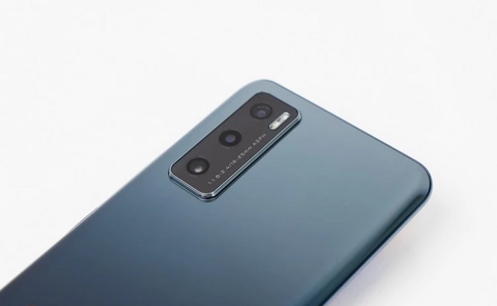Cụm camera sau trên Vivo V20 SE